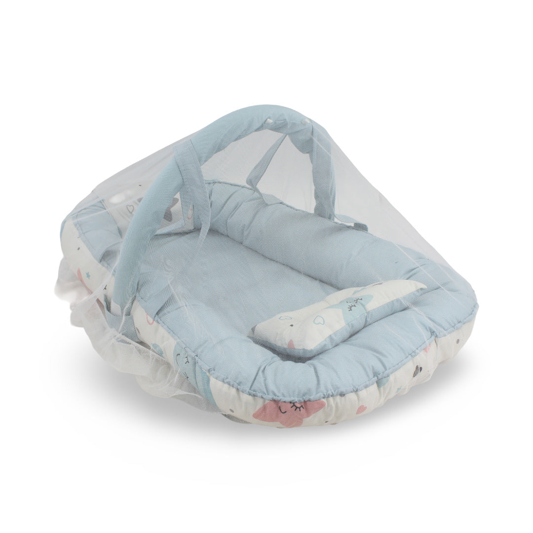 Cotton Baby Nest – Off-White & Baby Blue with Stars Print